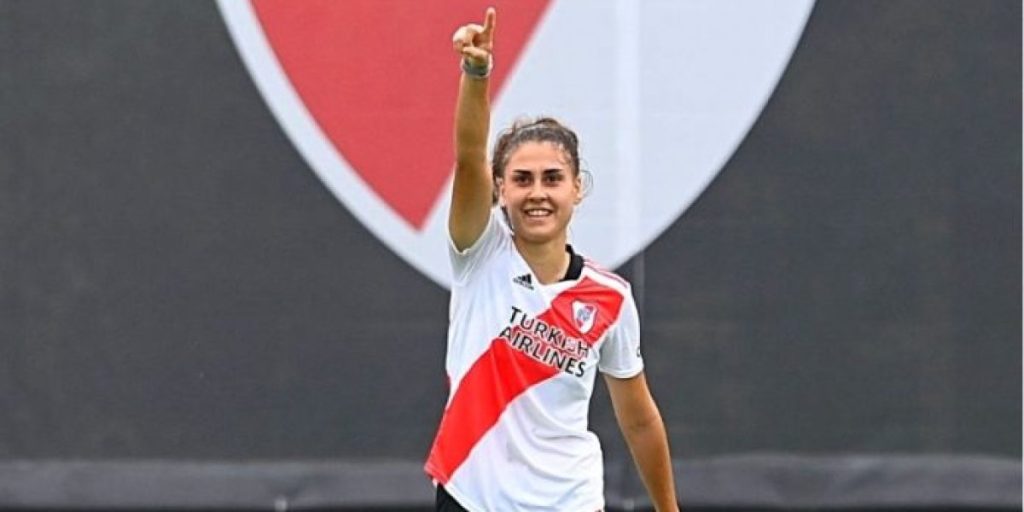 Futbol-Femenino22-DelTrecco-RiverPlate-01-696x435.jpg