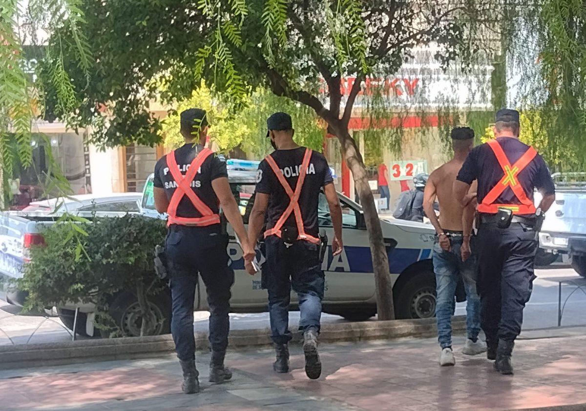 detenido en plaza pringles.jpg