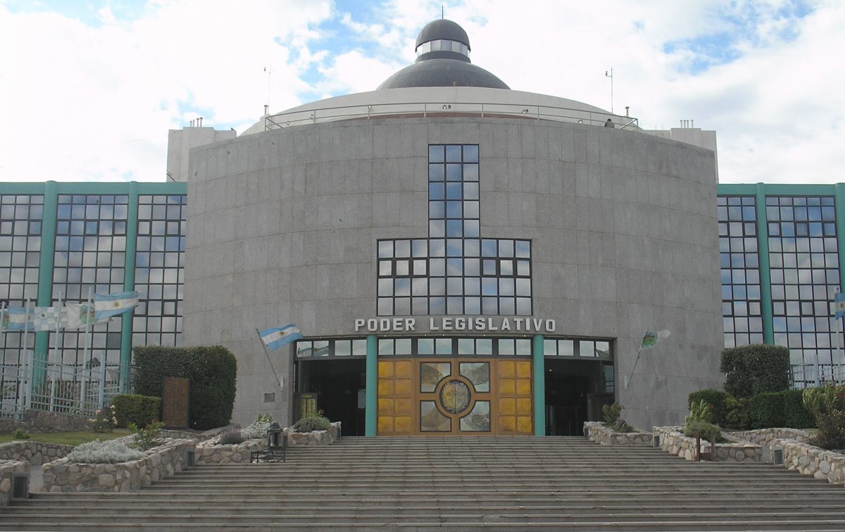 Frente_de_la_Legislatura_003.jpg