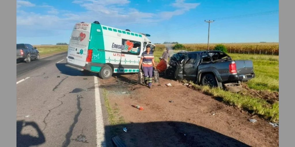 tragedia-en-lincoln-siete-muertos-por-el-choque-de-una-ambulancia-y-una-camioneta-sobre-la-ruta-188-1323147.jpg