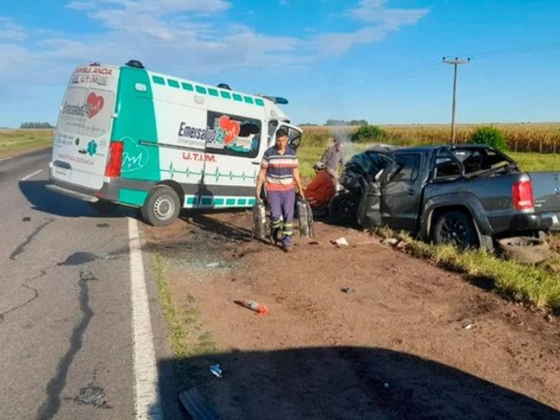 tragedia-en-lincoln-siete-muertos-por-el-choque-de-una-ambulancia-y-una-camioneta-sobre-la-ruta-188-1323147.jpg