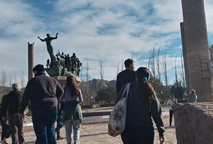 MONUMENTO-FINDE.jpg