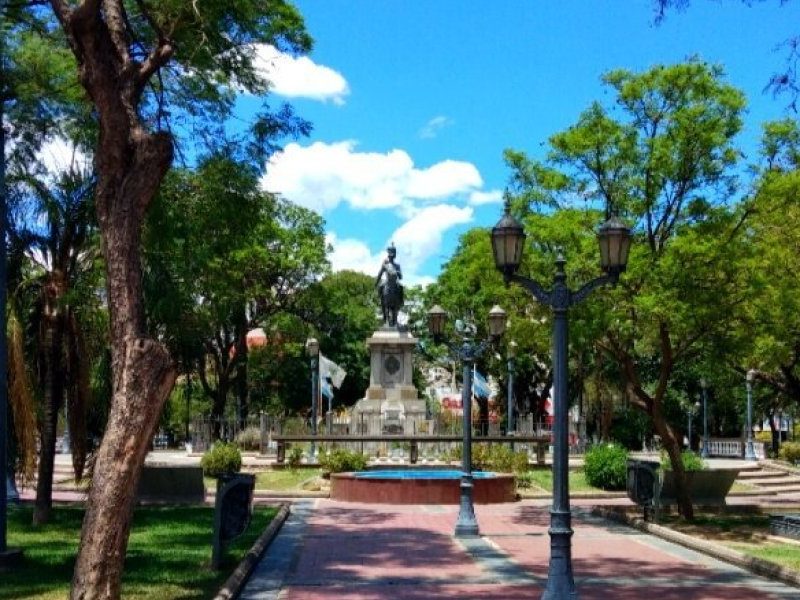 plaza-pringles-san-luis.jpg