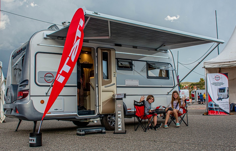 MOTOR-HOMES-3.jpg