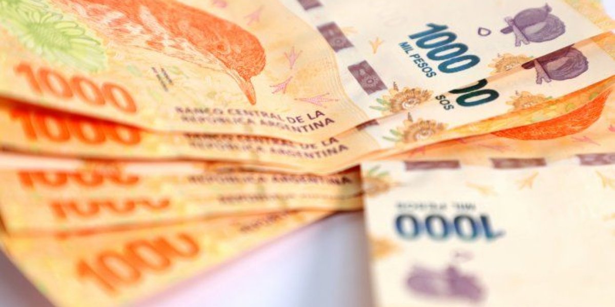 pesos-billetes-mil-1000-inflacion-tasa-interes-licua.jpg