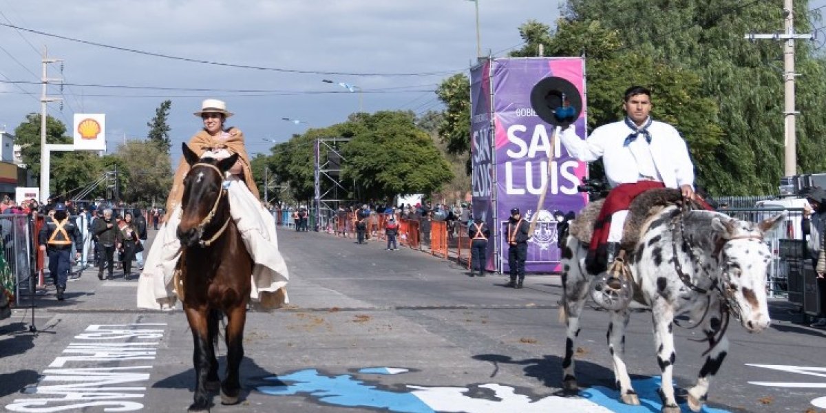 DIA-NACIONAL-DEL-GAUCHO-2.jpeg