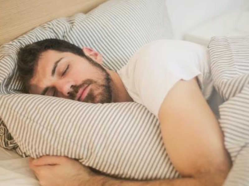 dormir-ola-de-calor-afiliacion.jpeg