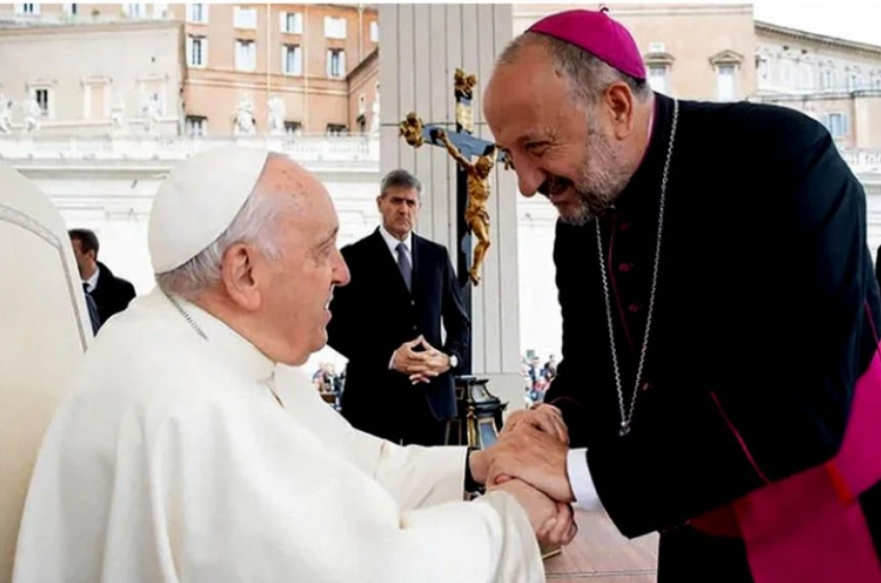 barba y el papa.PNG