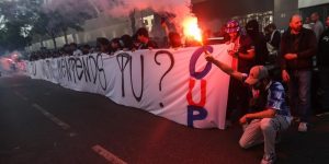 PSG-Aficion-Protestas-Salida-Lionel-Messi-01.jpg