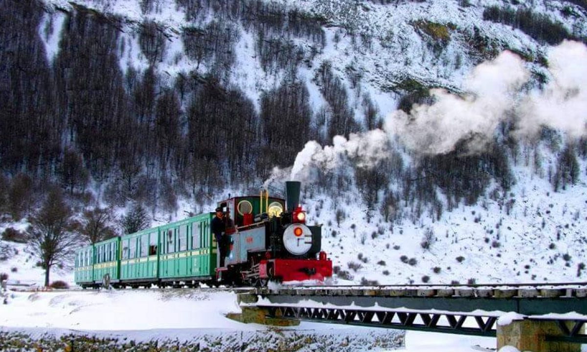 Tren-del-Fin-del-Mundo-en-Argentina-1280x720.jpg