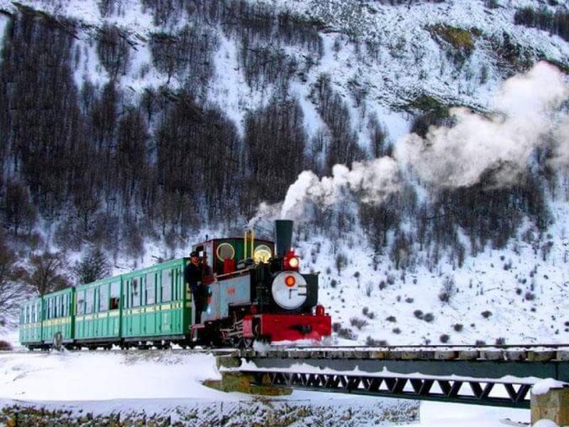 Tren-del-Fin-del-Mundo-en-Argentina-1280x720.jpg