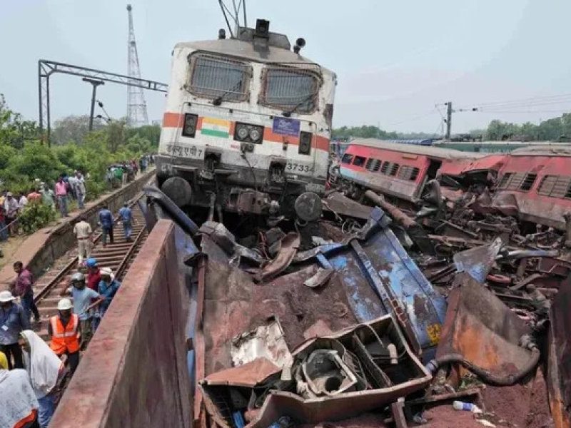 accidente-tren-india-3-6-23png.jpg