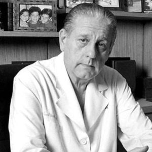 DR.-RENÉ-FAVALORO (1).jpg