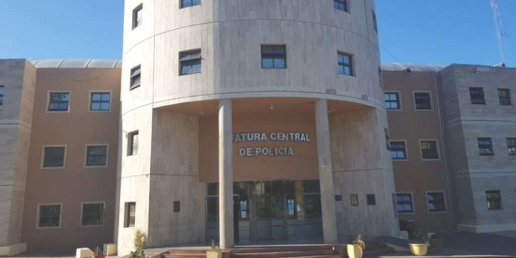 jefatura-de-policia-frente.jpg