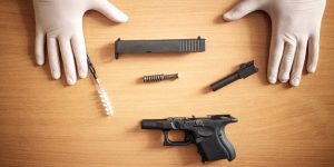 limpieza-mantenimiento-armas-fuego-despues-su-uso-campo-tiro_342744-51.jpg