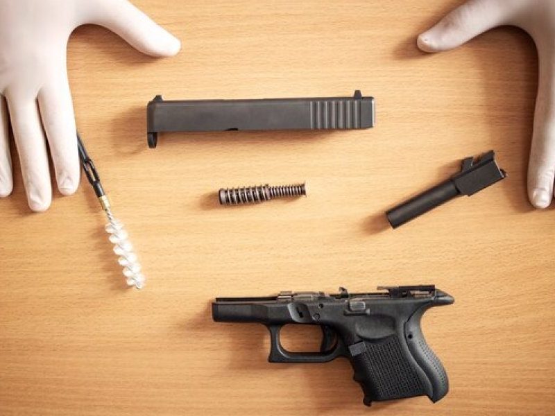 limpieza-mantenimiento-armas-fuego-despues-su-uso-campo-tiro_342744-51.jpg