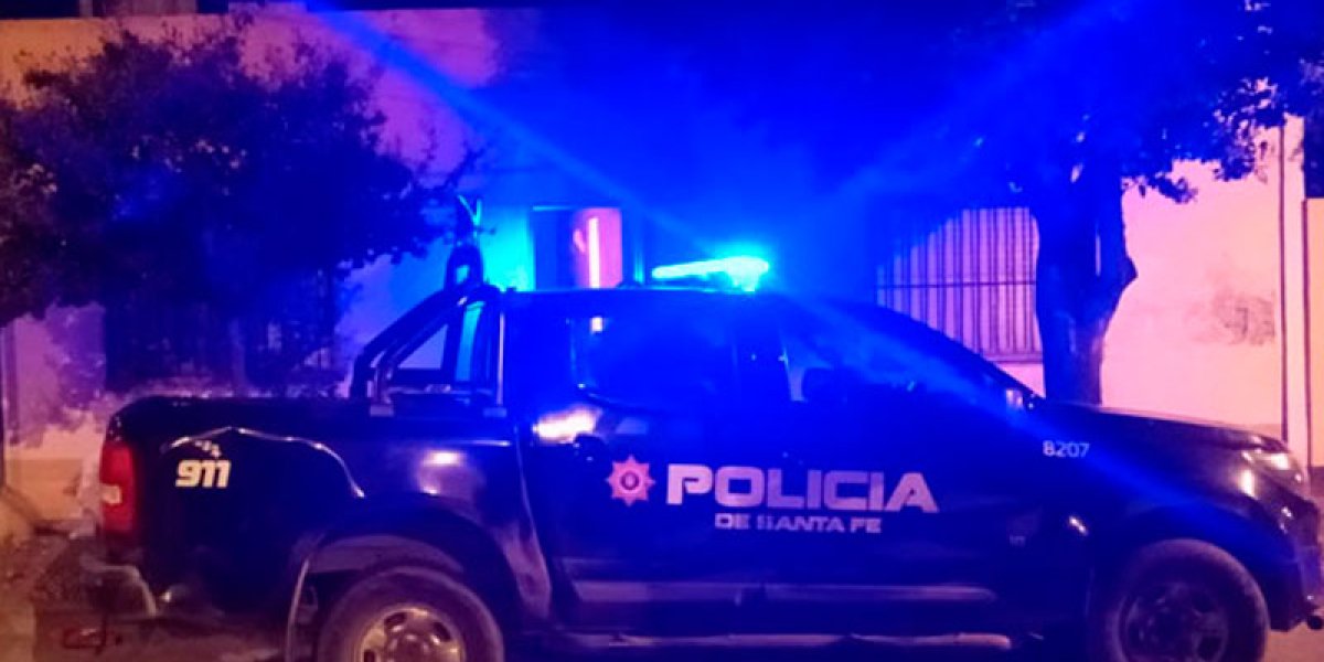 patrullero-camioneta-azul-noche-1.jpg