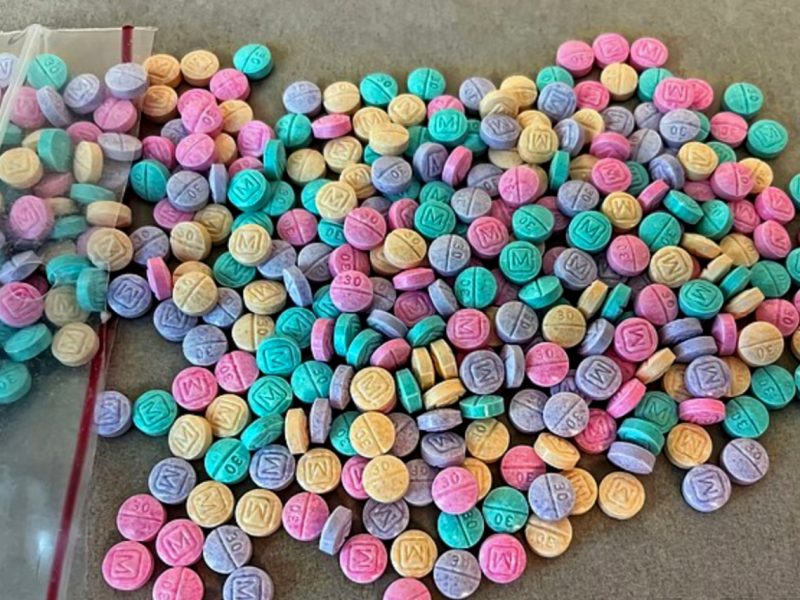 fentanilo-dea-rainbow-fentanyl.jpg