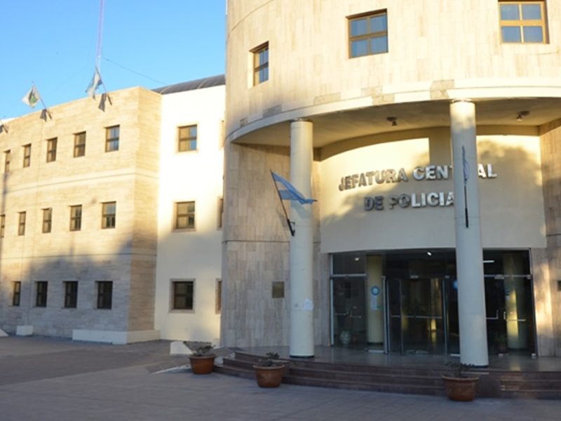 poli-2.jpg
