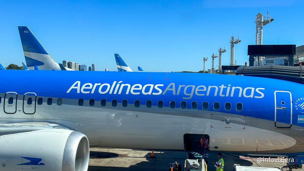 Avion-Aerolineas-Argentinas-en-AEP.jpg