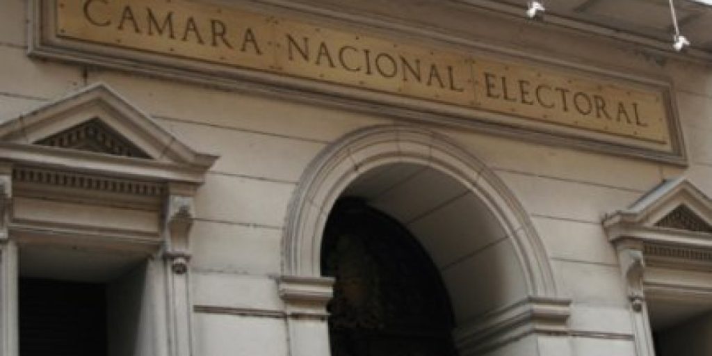 2_1243892339_B.jpg
