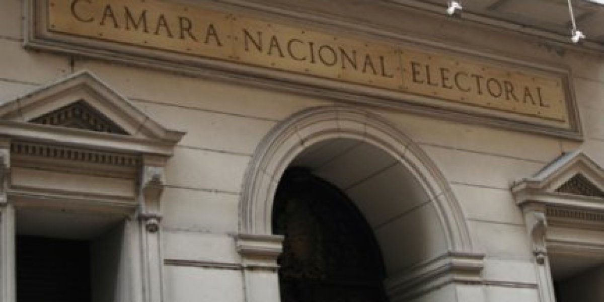 2_1243892339_B.jpg