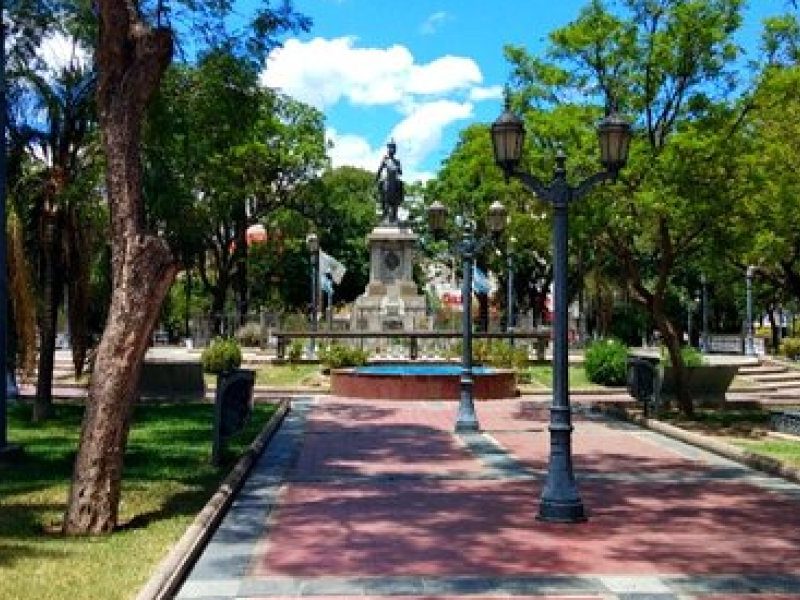 plaza-pringles-san-luis.jpg