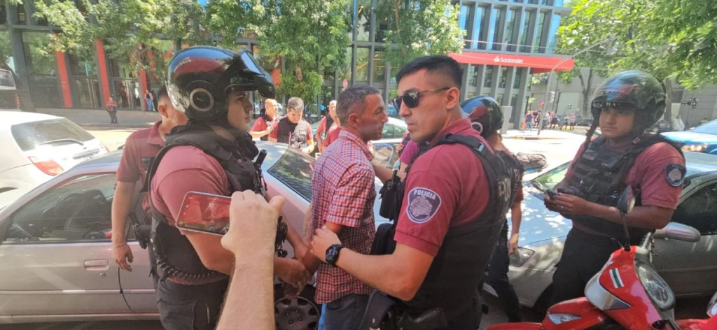 detenido.PNG