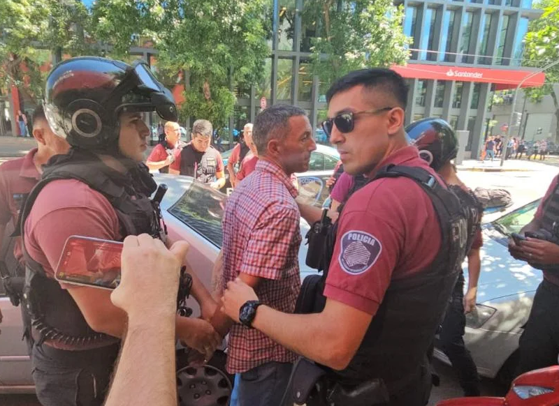 detenido.PNG