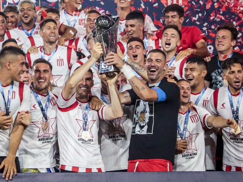 ESTUDIANTES-2.jpg
