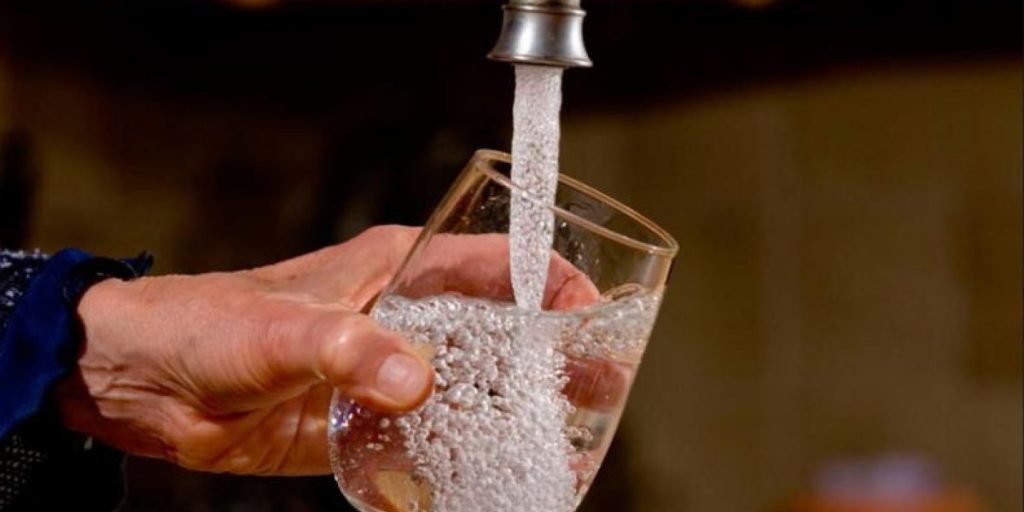 agua-de-la-canilla-beneficios.jpg