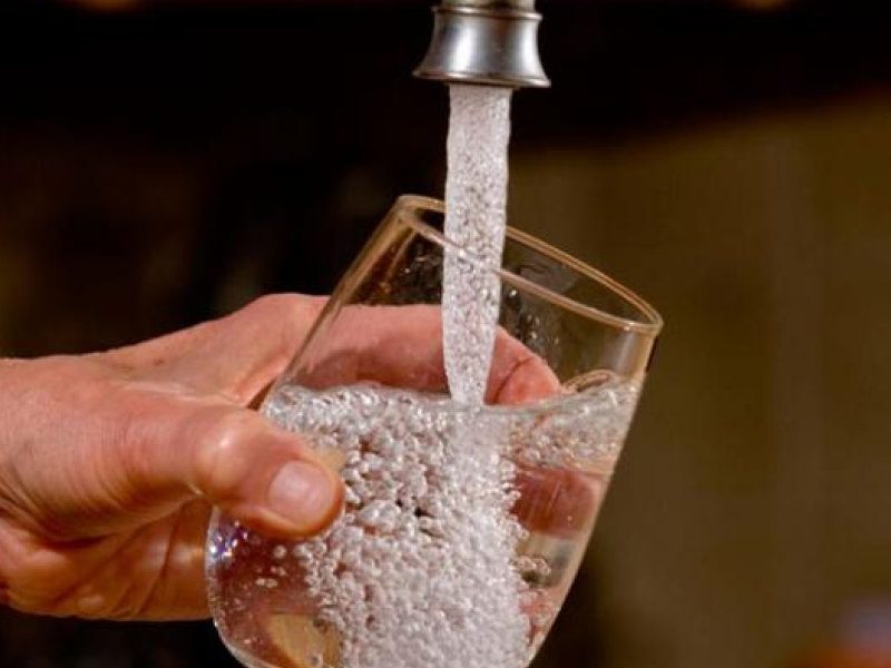 agua-de-la-canilla-beneficios.jpg