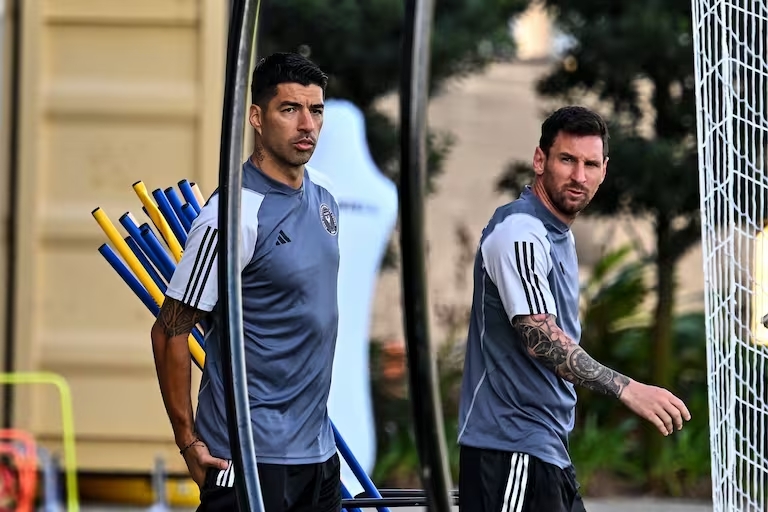 lionel-messi-llego-junto-a-luis-suarez-al-primer-DYASCGRWONFHPOM5JGBOTBJRKY.jpg