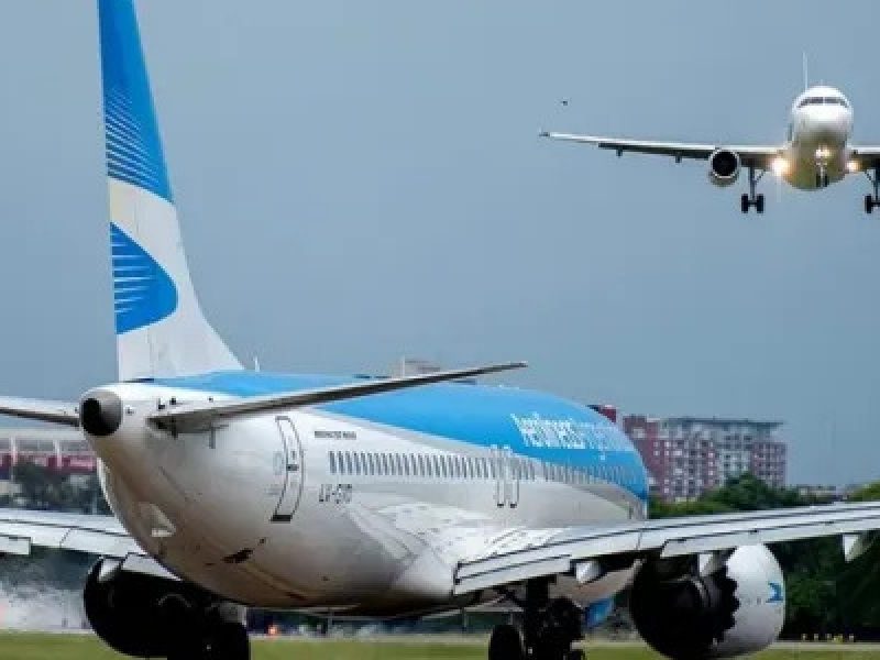 600x400_aerolineas-subieron-hasta-160porciento-precios-sus-vuelos-tras-devaluacion-1017502-095746.jpg