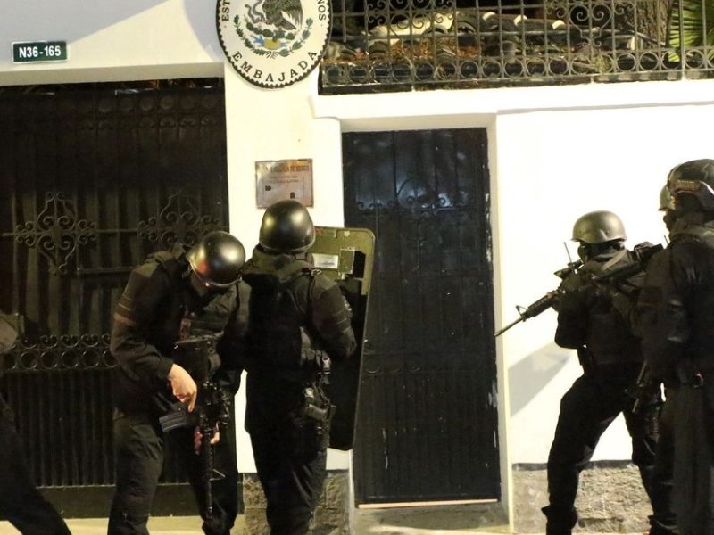 EMBAJADA.jpg
