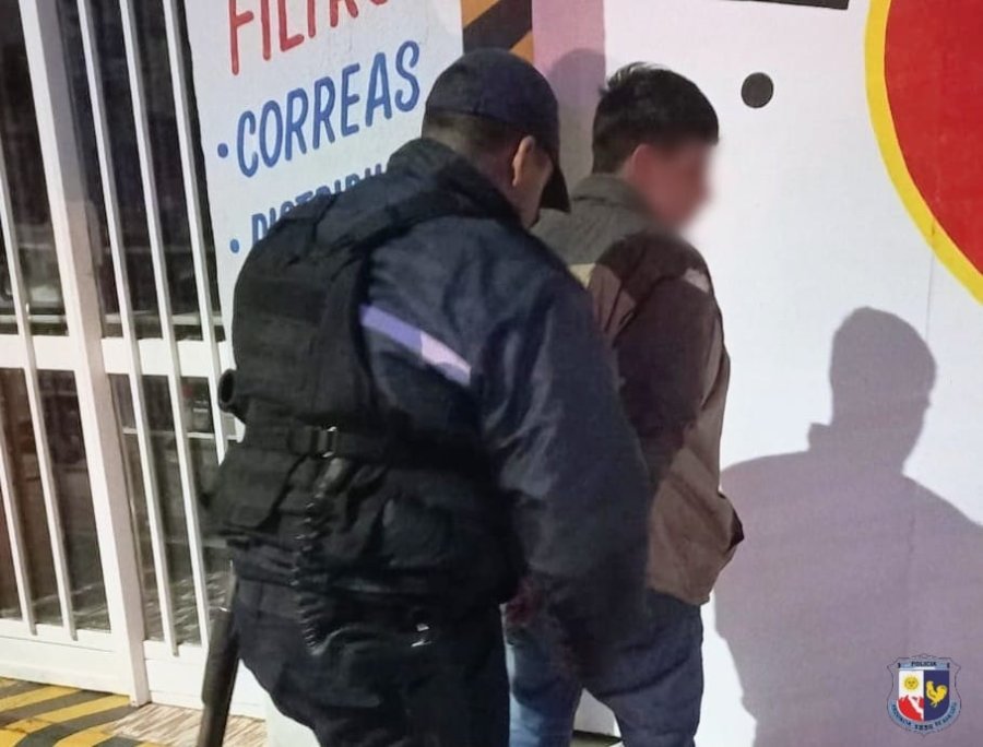 DETENIDO FARMACIA.jpeg