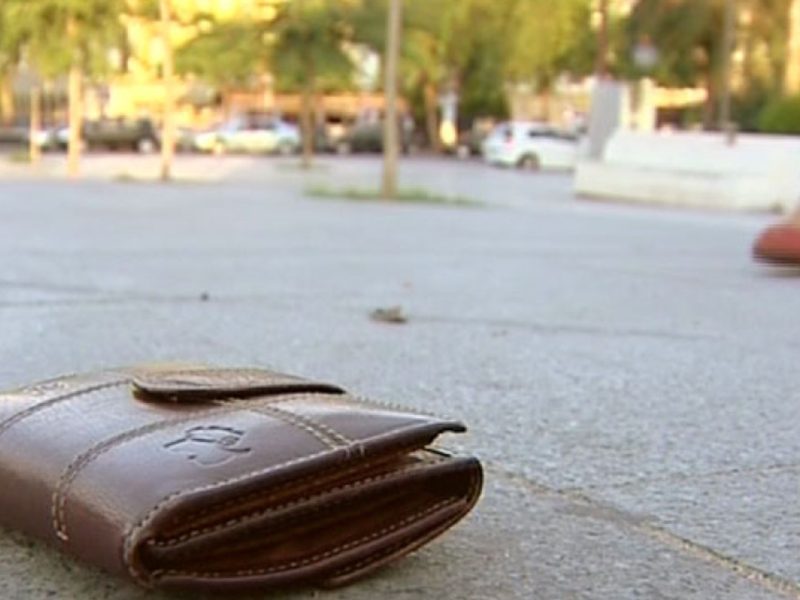 billetera en la calle.jpg