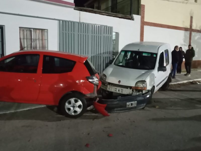 CHOQUE KANGOO KA.jpeg