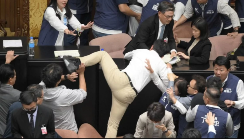 congresista taiwan.png