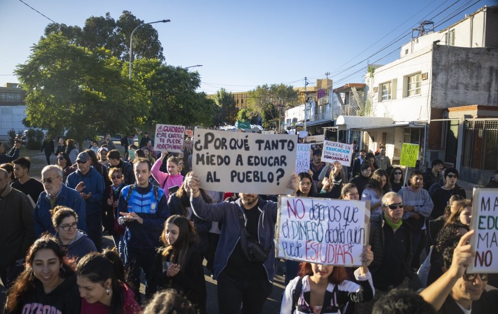marcha universitaria.jpg