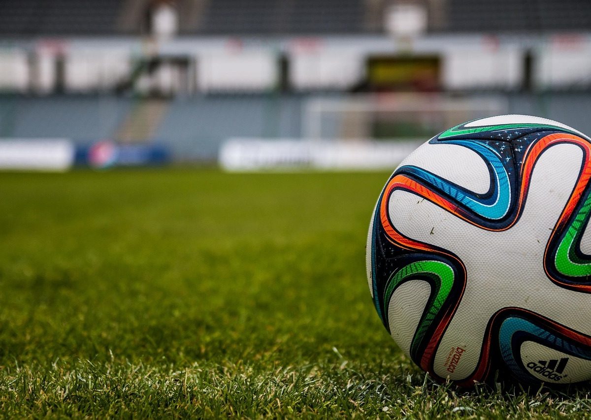 the-ball-488716_1280.jpg