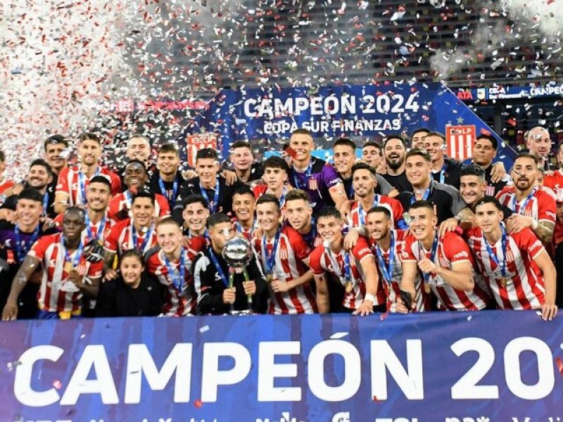 estudiantes velez.jpeg