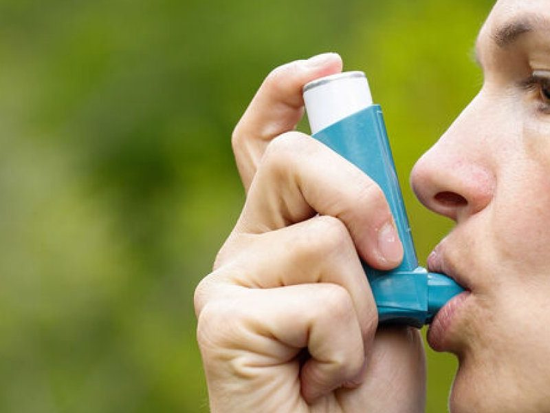 Paciente-asma-inhalador.jpg