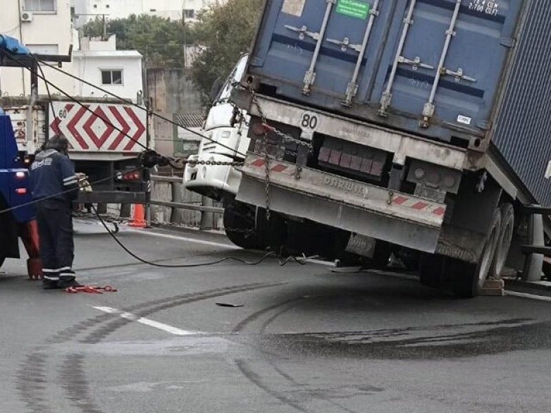 camion autopista.jpg