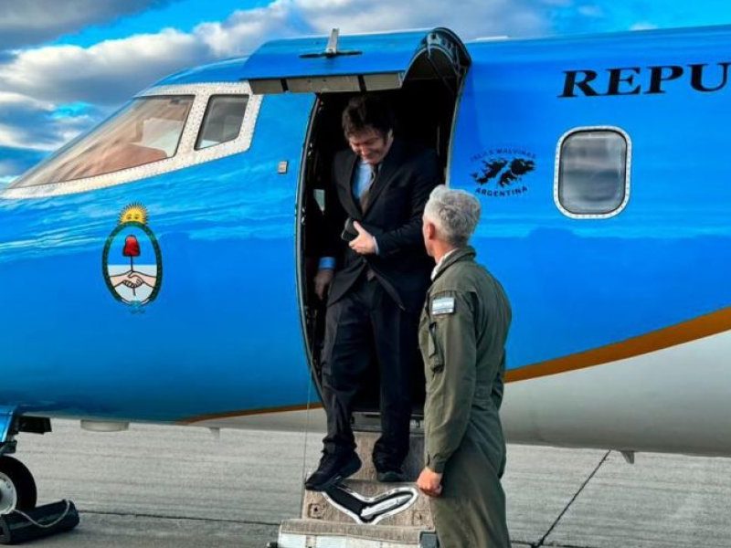 milei avion.jpg