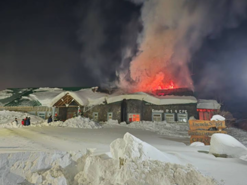 escuela incendiada 2.png