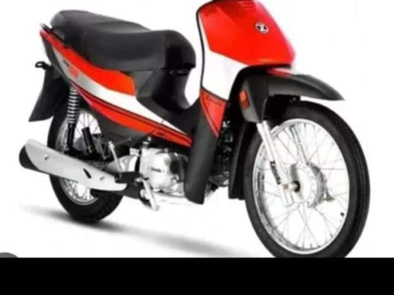 MOTO ROJA PORTADA.jpeg