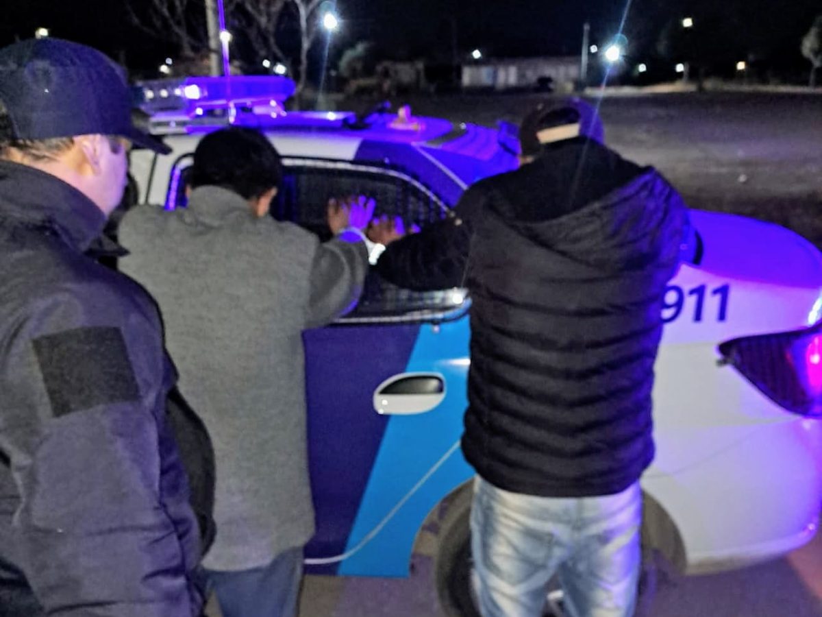 JOVENES DETENIDOS.jpeg