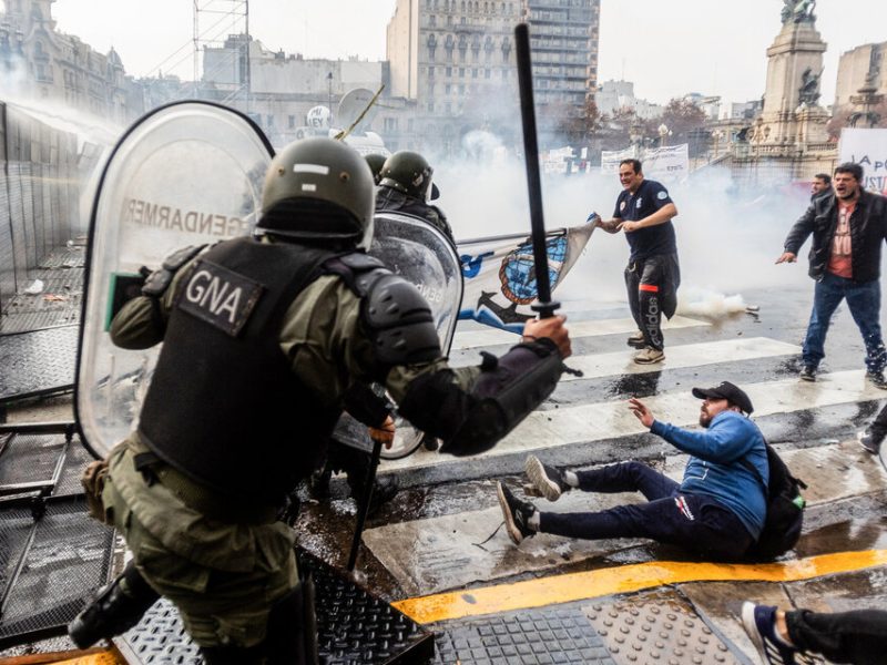 represion.jpg