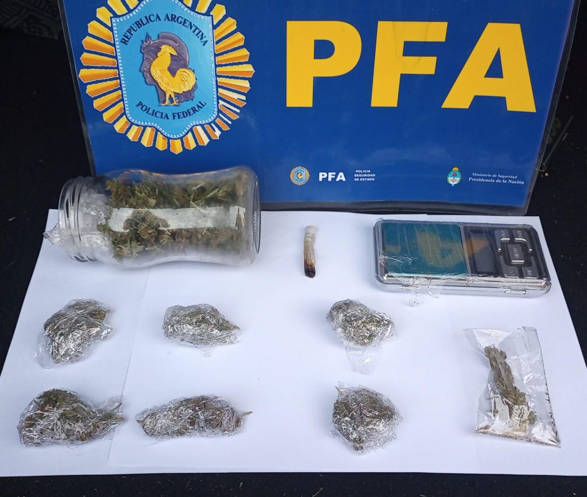 mujeres detenidas marihuana.jpeg
